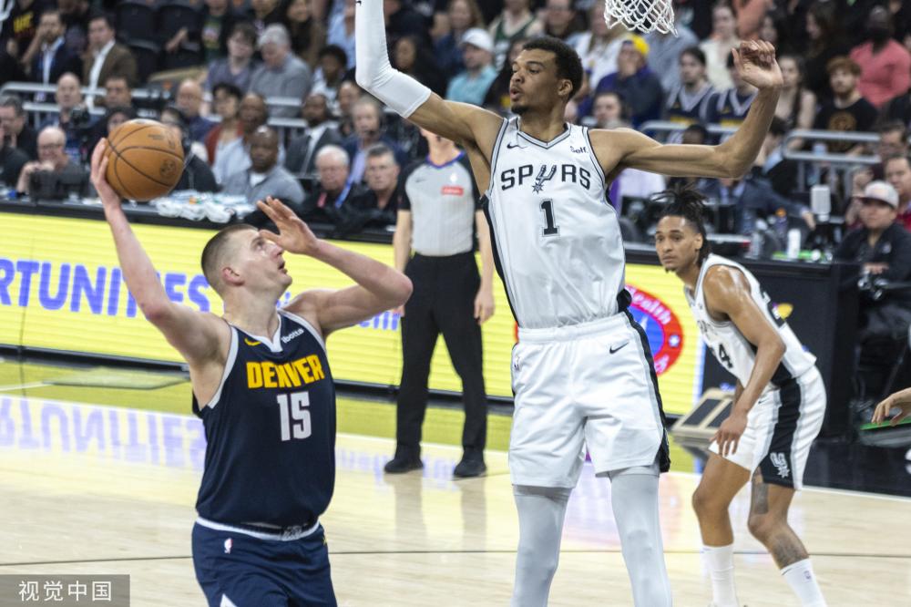 仅加深了球 仅加深了球