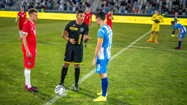 半岛晨报：李国旭中超执教表现不逊于邵佳一，甚至更胜一筹（半岛晨报：李国旭中超执教不输邵佳一，表现更胜一筹）