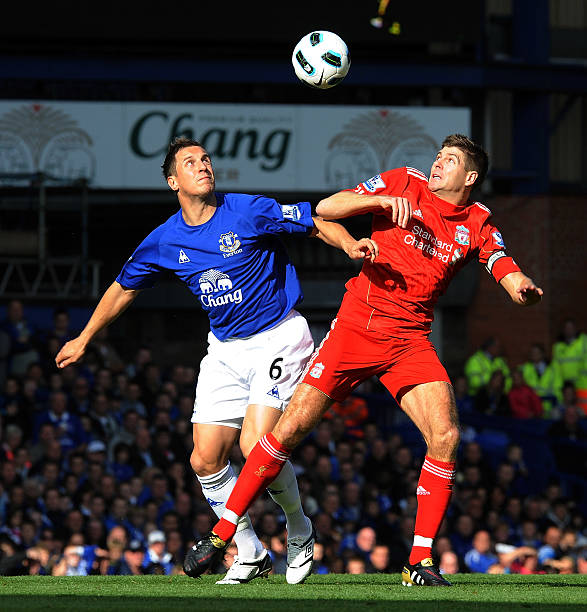 英超半场：姆伯莫造险，两队合计6脚射门，曼联0-0西汉姆联（英超半场战报：姆伯莫制造险情，双方共6次射门，曼联0-0西汉姆联）