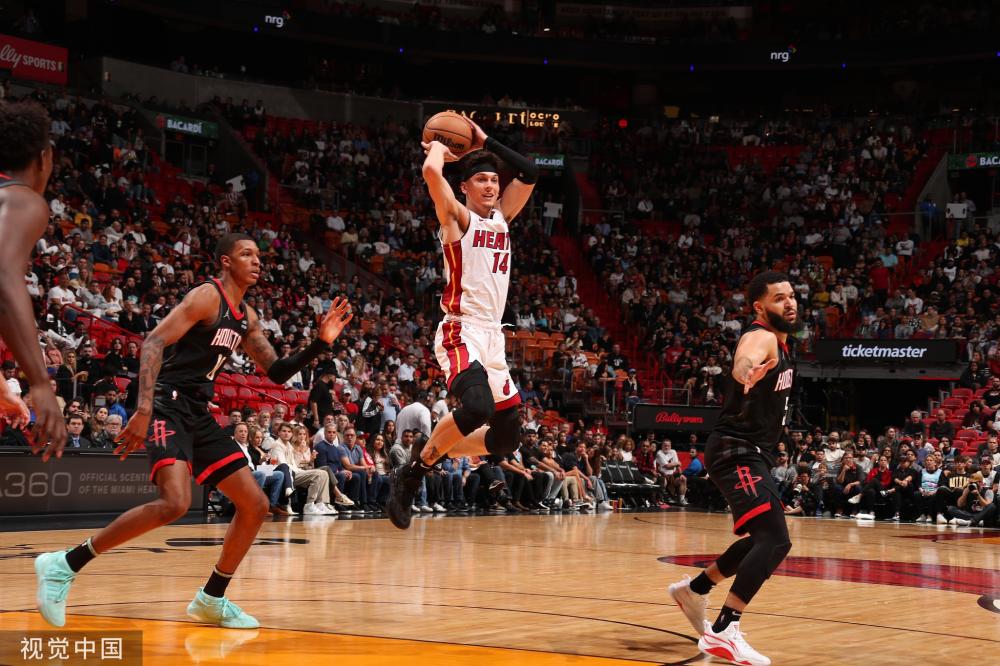 罗马诺：库杜斯今天将接受体检，热刺和西汉姆联开始交换文件.