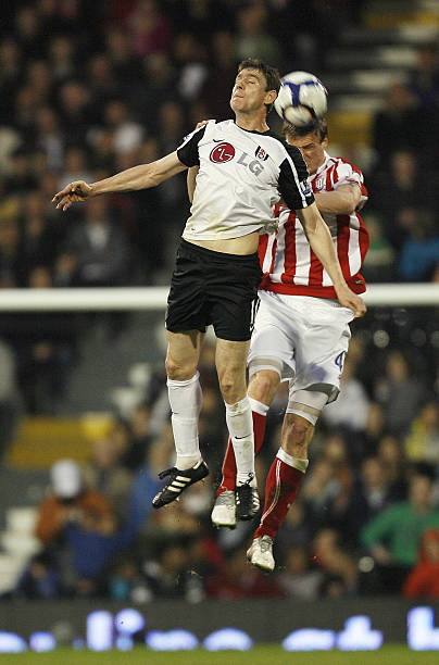 波媒：什琴斯尼已经接受巴萨提供的两年续约合同.